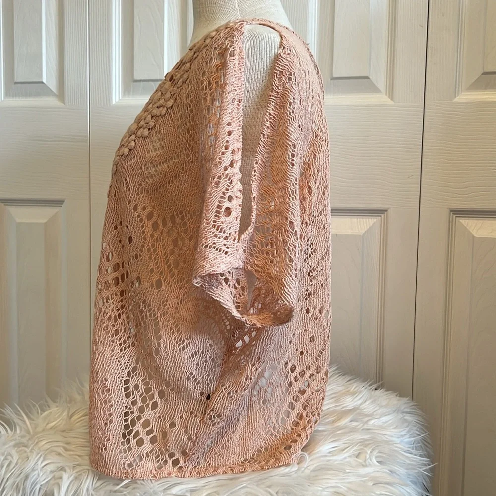 Leyendecker Cold Shoulder Salmon Crochet V-Neck Crop Top size 4